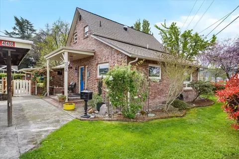 440 Bush St, Central Point, OR 97502