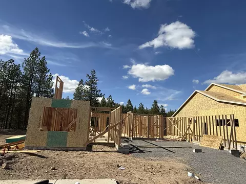 3083 NW Celilo Ln, Bend, OR 97703 photo 2