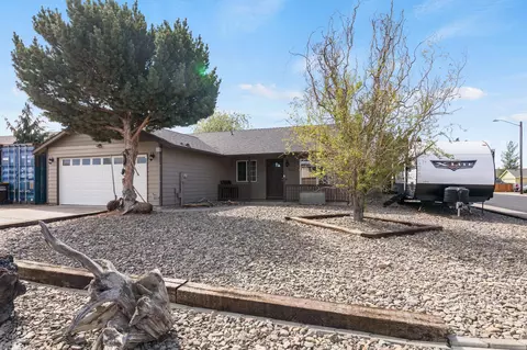 906 NE Mahogany St, Prineville, OR 97754