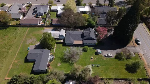 1290 Fruitdale Dr, Grants Pass, OR 97527