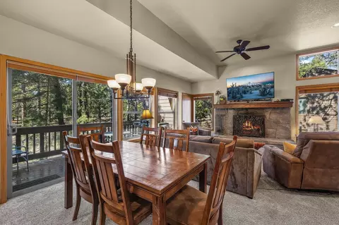 57379 Beaver Ridge Loop #30D2, Sunriver, OR 97707