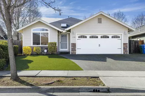 1150 Angler Ln, Grants Pass, OR 97527