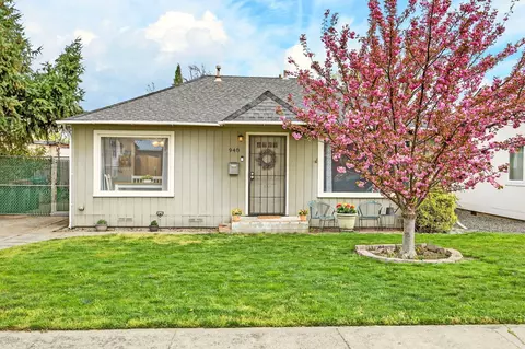 948 Murray Ave, Medford, OR 97501