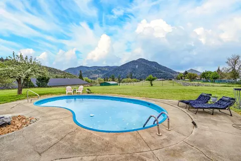 2315 NE Foothill Blvd, Grants Pass, OR 97526