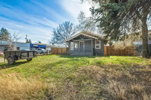 225 SE Vine Ln, Bend, OR 97702