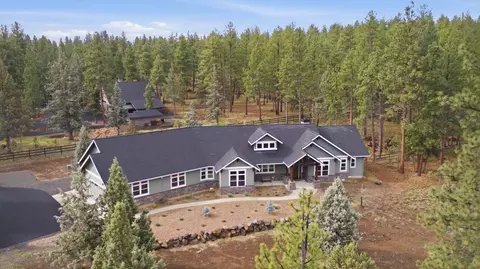 16055 Foothill Ln, Sisters, OR 97759