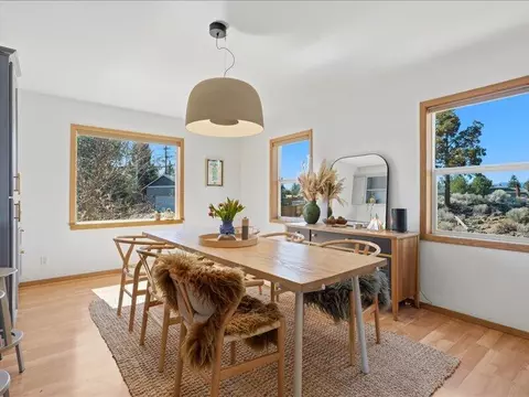 Dining - 20784 Arago Cir, Bend, OR 97703 photo 1 of 2