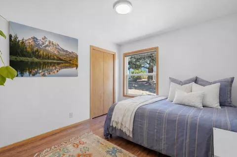 Bedroom - 20784 Arago Cir, Bend, OR 97703 photo 3 of 4