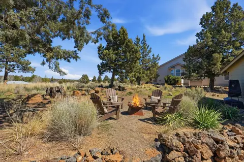 Exterior - 20784 Arago Cir, Bend, OR 97703 photo 9 of 15