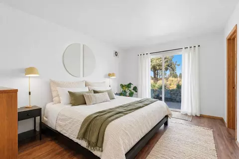 Bedroom - 20784 Arago Cir, Bend, OR 97703 photo 1 of 4