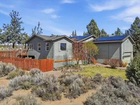 Exterior - 20784 Arago Cir, Bend, OR 97703 photo 2 of 16
