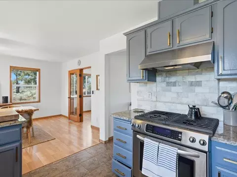 Kitchen - 20784 Arago Cir, Bend, OR 97703 photo 3 of 4
