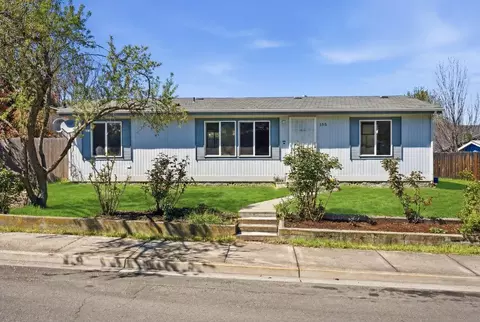 155 Lani Way, Talent, OR 97540