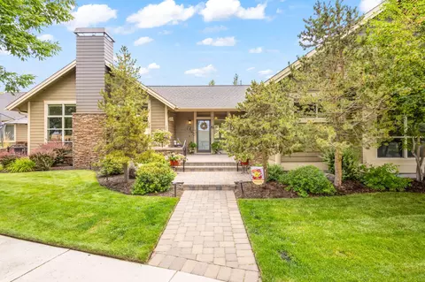 301 SE Larkspur Dr, Madras, OR 97741
