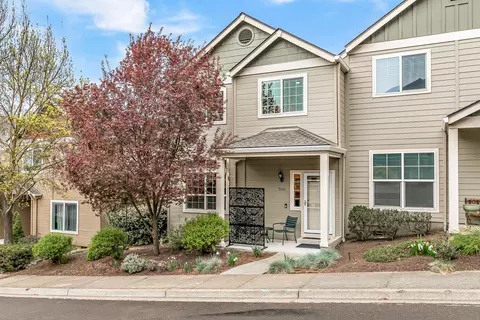 500 Starflower Ln, Ashland, OR 97520