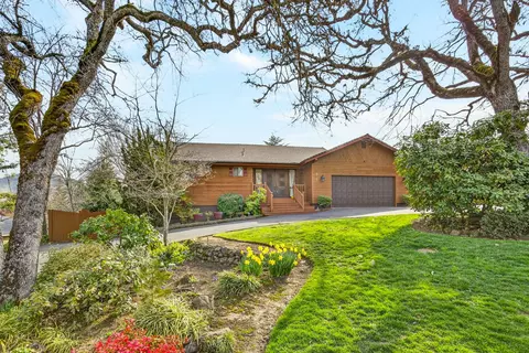 656 N Modoc Ave, Medford, OR 97504
