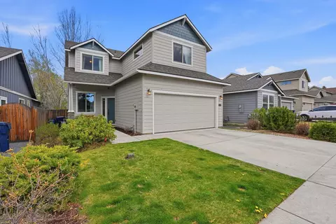 3046 NE Red Oak Dr, Bend, OR 97701