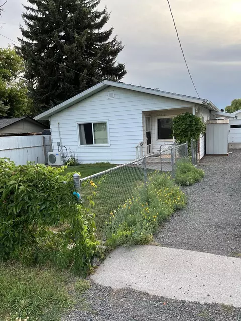 1868 Ivory St, Klamath Falls, OR 97603