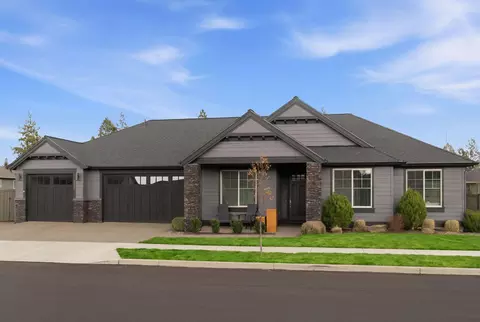 60868 SW Deer Creek Pl, Bend, OR 97702