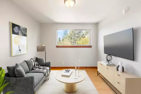 1030 NW Roanoke Ave #14, Bend, OR 97703