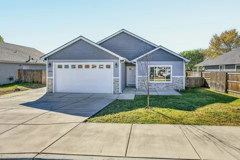 7849 Cadence Ln, White City, OR 97503