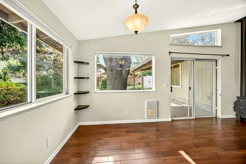 760 Oak Knoll Dr, Ashland, OR 97520
