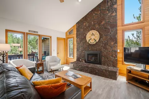 57305 Beaver Ridge Loop #8, Sunriver, OR 97707