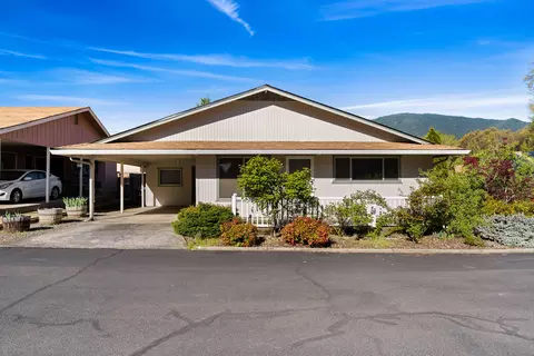 103 Wards Creek Ln, Rogue River, OR 97537