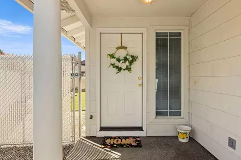 906 Brandi Way, Central Point, OR 97502