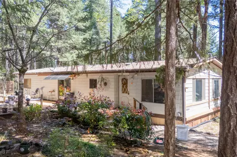 100 Linkhart Dr, Selma, OR 97538