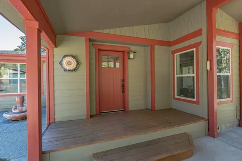 9449 Wagner Creek Rd, Talent, OR 97540