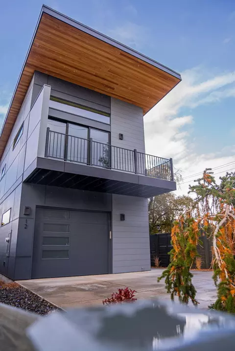 12 SW Roosevelt Ave, Bend, OR 97702