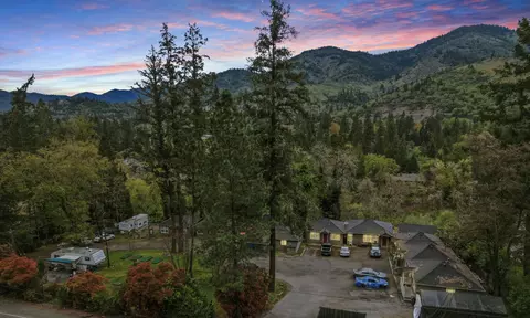 4600 Rogue River Hwy, Grants Pass, OR 97527