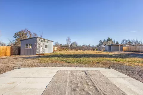 Exterior - 62960 Clyde Ln, Bend, OR 97701 photo 5 of 9