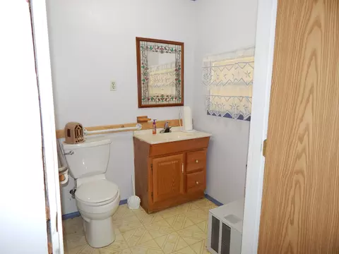 Bath - 358 M Ln, Prospect, OR 97536 photo 1 of 1