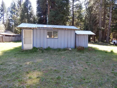 Exterior - 358 M Ln, Prospect, OR 97536 photo 2 of 3