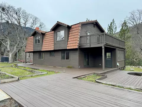180 Beacon Hill Ln, Ashland, OR 97520