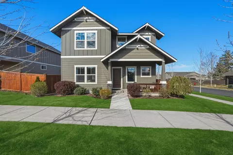 62735 Hawkview Rd, Bend, OR 97701