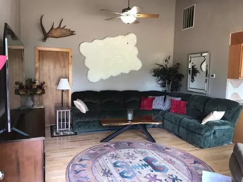 64810 Mcgrath Rd, Bend, OR 97701 photo 2