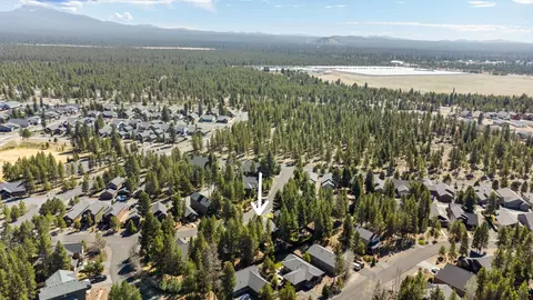 View/Area - 16569 Beesley Pl, La Pine, OR 97739 photo 4 of 7