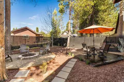 Exterior - 16569 Beesley Pl, La Pine, OR 97739 photo 5 of 12