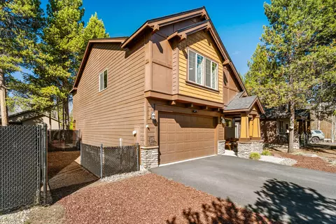 Exterior - 16569 Beesley Pl, La Pine, OR 97739 photo 2 of 12