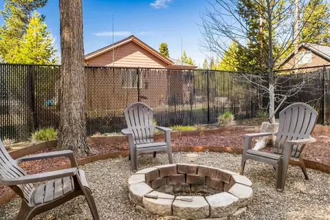 Exterior - 16569 Beesley Pl, La Pine, OR 97739 photo 8 of 12