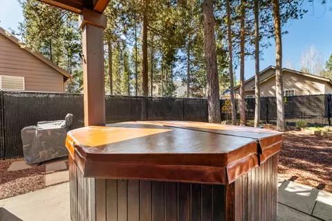 Exterior - 16569 Beesley Pl, La Pine, OR 97739 photo 10 of 12