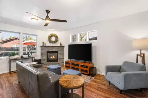 Living - 16569 Beesley Pl, La Pine, OR 97739 photo 1 of 3