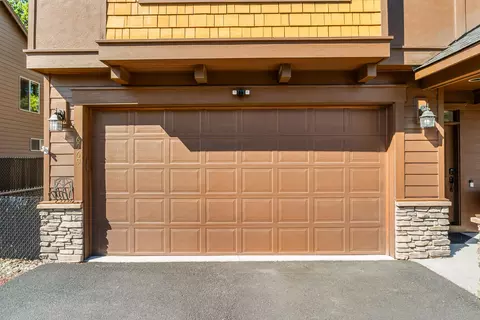 Exterior - 16569 Beesley Pl, La Pine, OR 97739 photo 3 of 12