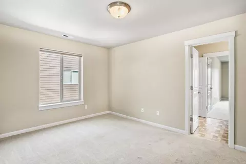 Bedroom - 16573 Beesley Pl, La Pine, OR 97739 photo 5 of 7