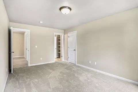 Bedroom - 16573 Beesley Pl, La Pine, OR 97739 photo 7 of 7