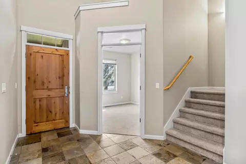 Entry Way - 16573 Beesley Pl, La Pine, OR 97739 photo 1 of 2