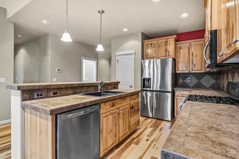 Kitchen - 16573 Beesley Pl, La Pine, OR 97739 photo 1 of 3